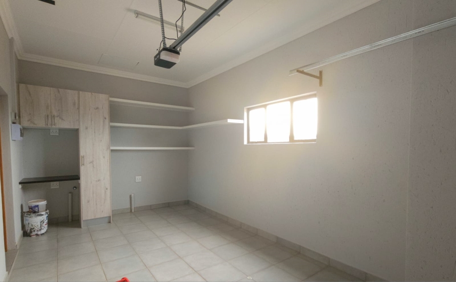 To Let 2 Bedroom Property for Rent in Melodie North West